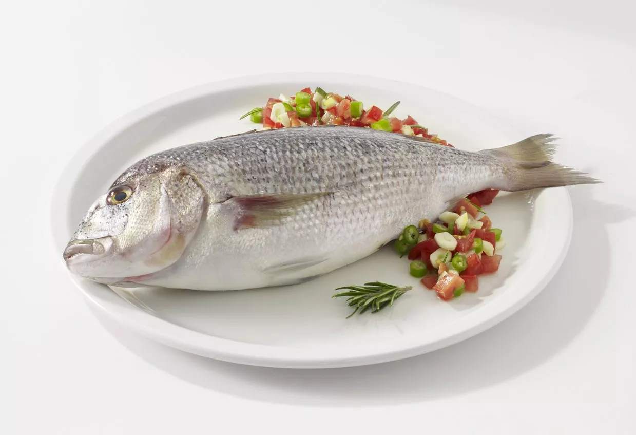 عدد السعرات الحرارية في 100غرام من مختلف أنواع السمك