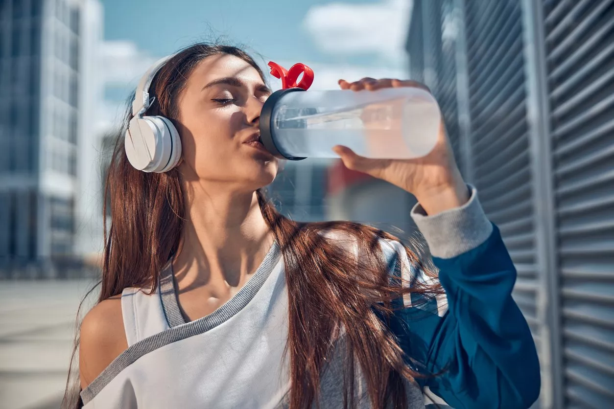 ما هي فوائد شرب الماء على الصحة؟