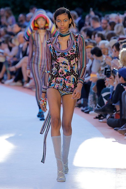 عرض أزياء Missoni لربيع 2018، خلال أسبوع الموضة في ميلانو