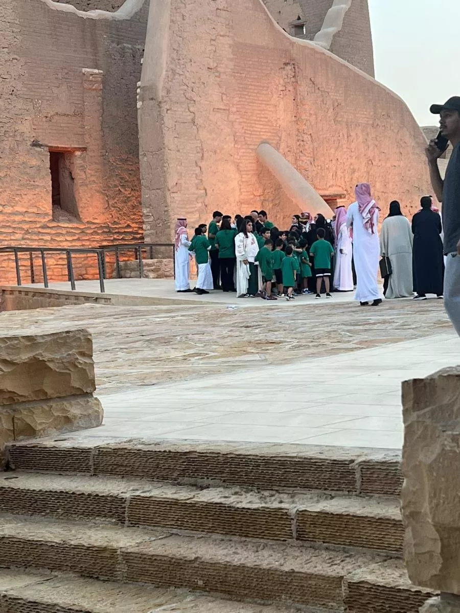 بالصور، ليونيل ميسي وعائلته يقومون بجولة سياحية في السعودية