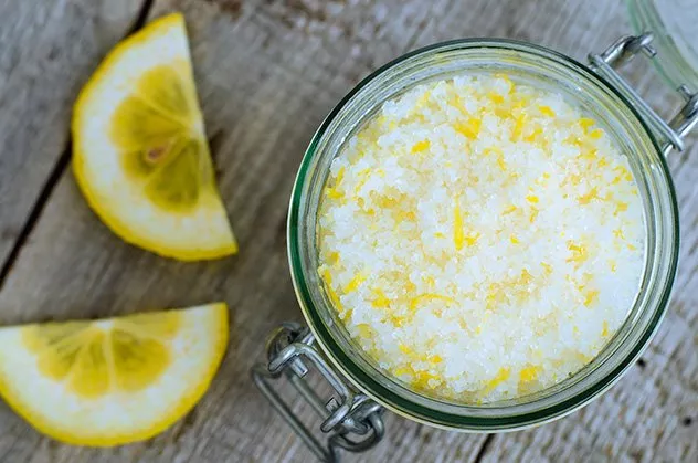 كيف يساعدكِ قشر الليمون المثلّج على خسارة الوزن الزائد؟