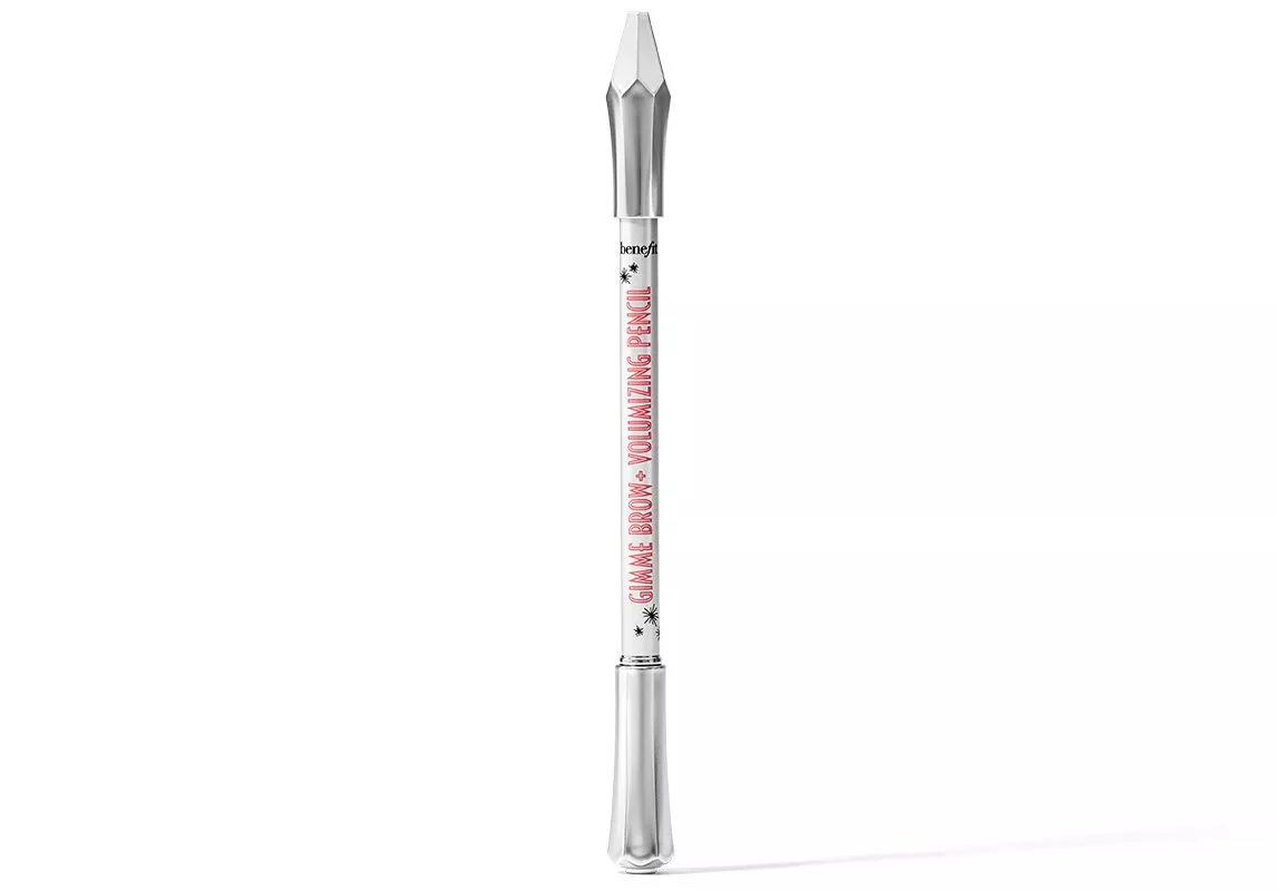 قلم +Gimme Brow من Benefit Cosmetics: المستحضر المثالي لحواجب كثيفة وطبيعية!