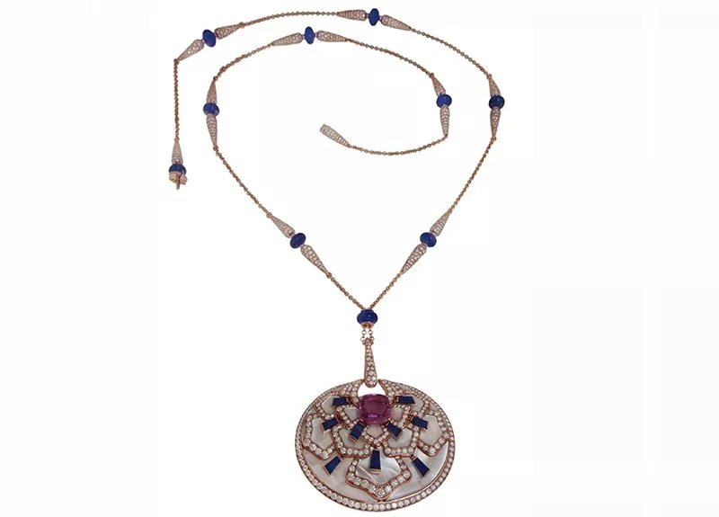 Bulgari تقدّم أثمن تصاميمها
خلال معرض المجوهرات في الدوحة