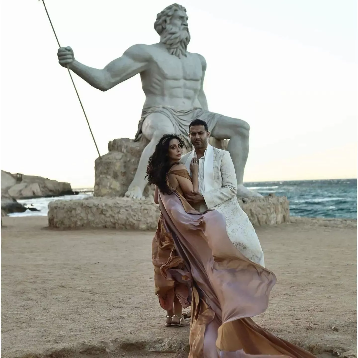 صور بسنت شوقي ومحمد فراج في ليلة الحنة: عروسه إغريقية ساحرة!