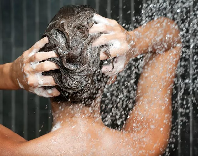 8 معلومات عن غسل الشعر لم يخبركِ بها أحد من قبل