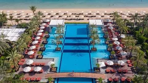 هل تبحثين عن مسبح للبنات في الإمارات؟ ستجدين 5 من أبرزها في هذا المقال