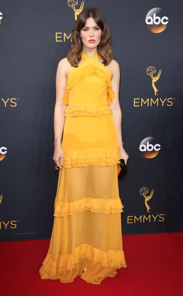 أبرز إطلالات النجمات في حفل Emmy Awards 2016