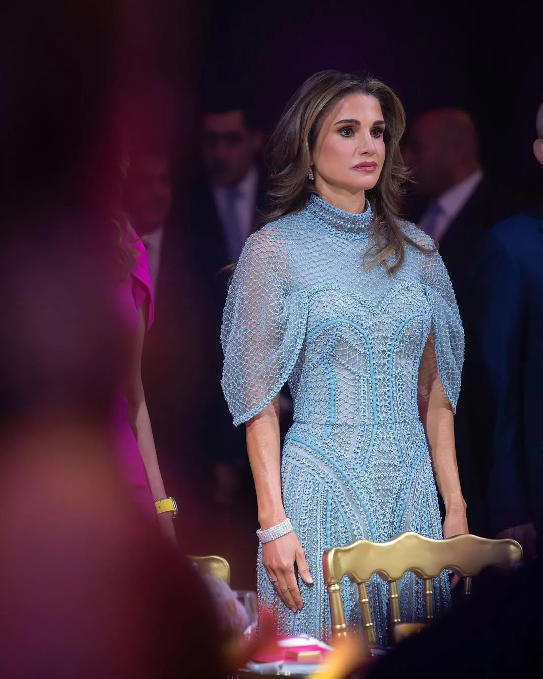 الملكة رانيا ونانسي عجرم بلوكّين يفيضان رقي خلال حفل خيري في الأردن