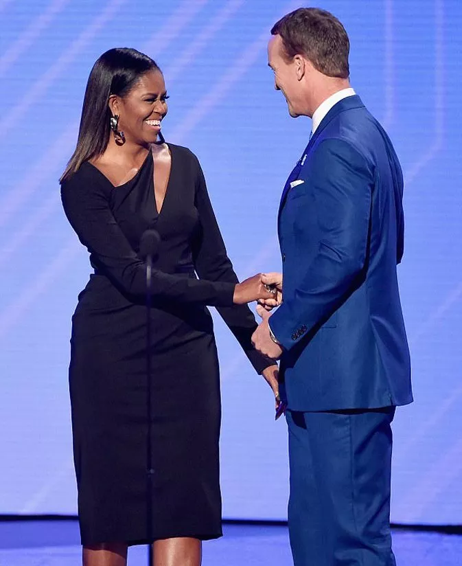Michelle Obama  في أوّل إطلالة رسميّة لها بعيداً عن لقب السيّدة الأولى تفوق كلّ التوقّعات