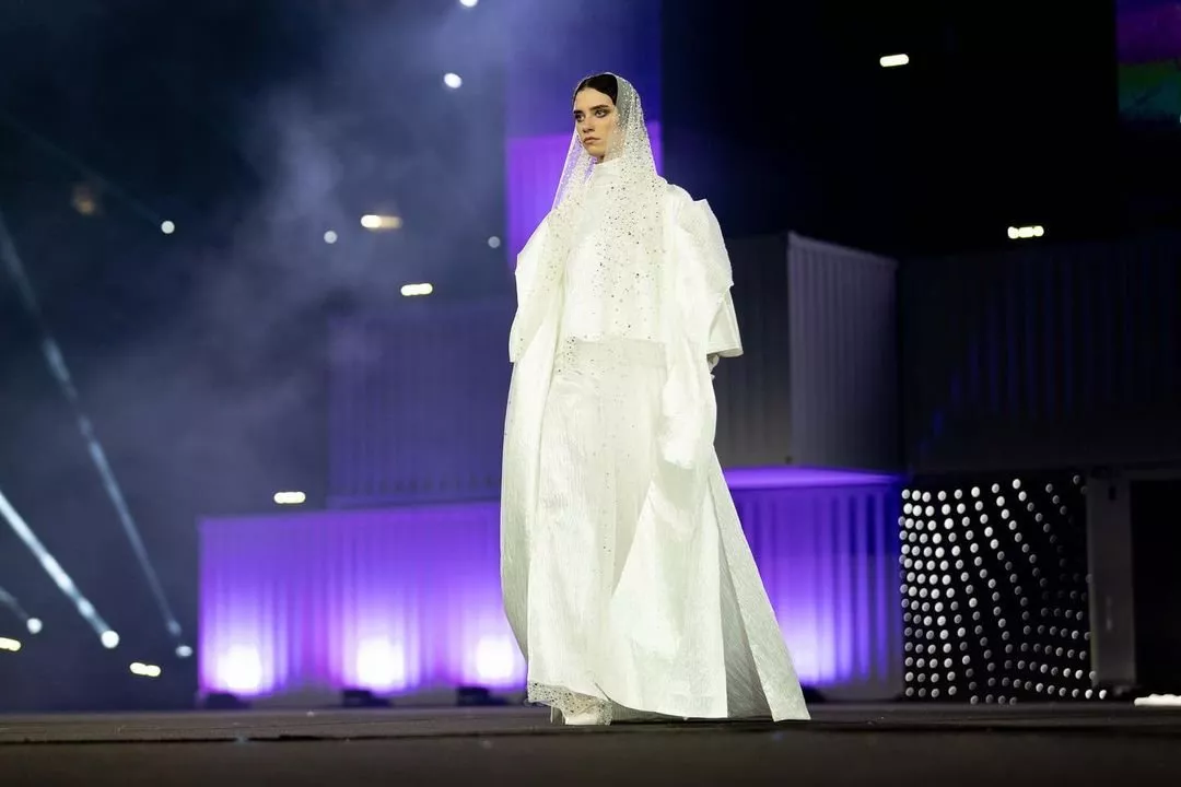 عرض Qatar Fashion United & CR Runway: أكبر وأضخم عرض ازياء في العالم