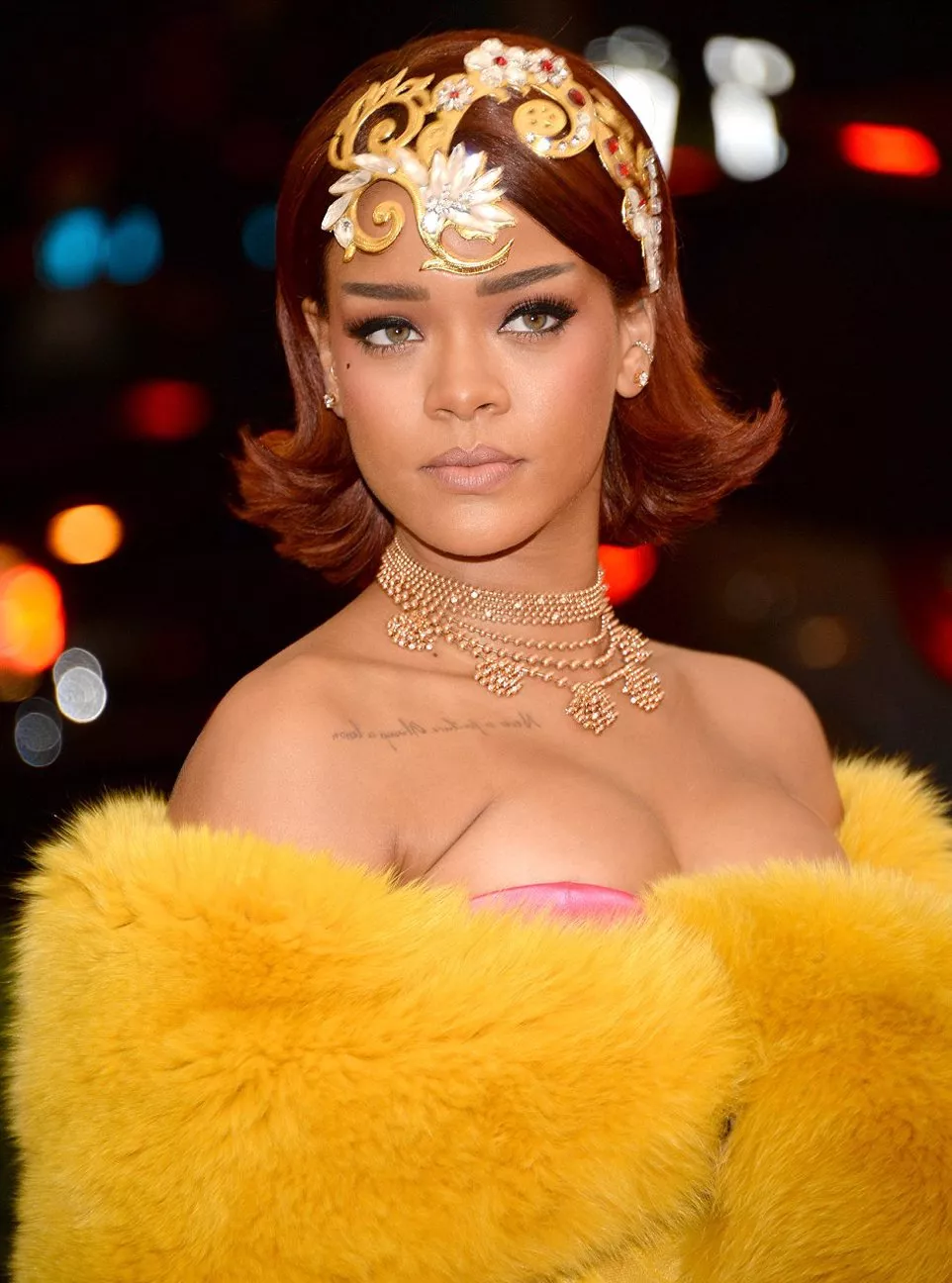 Rihanna نجمة حفل Met Gala 2015 بلا منازع!