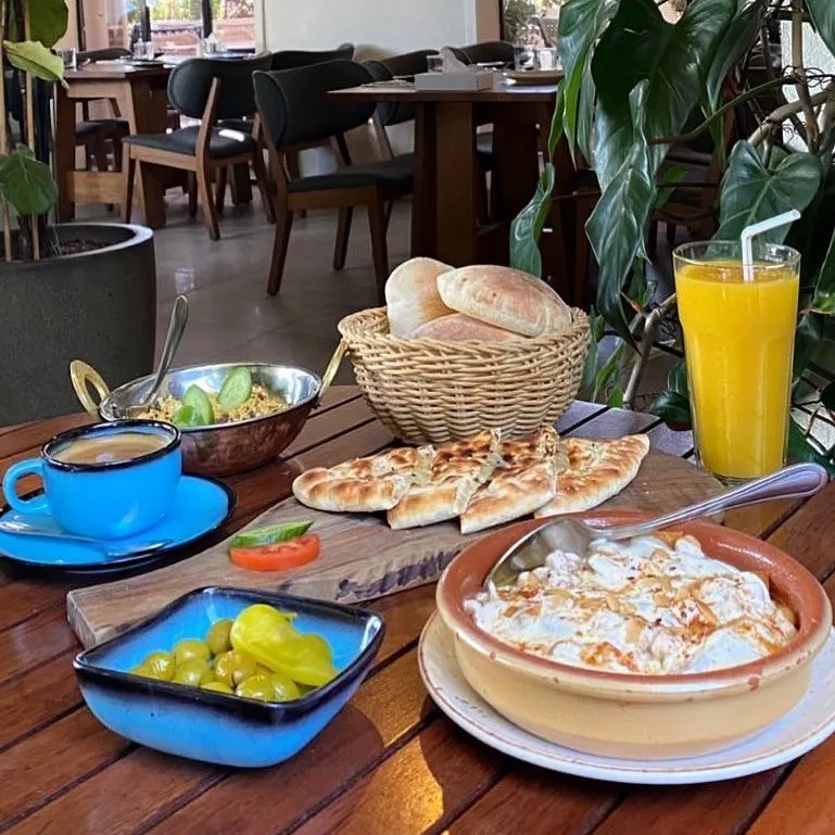 أفضل مطاعم ارمنية في دبي وابو ظبي تقدّم لكِ ألذّ المأكولات