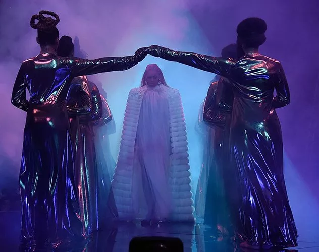 إطلالات Beyoncé في حفل الـVideo Music Awards 2016: روعةٌ تسرق الأضواء