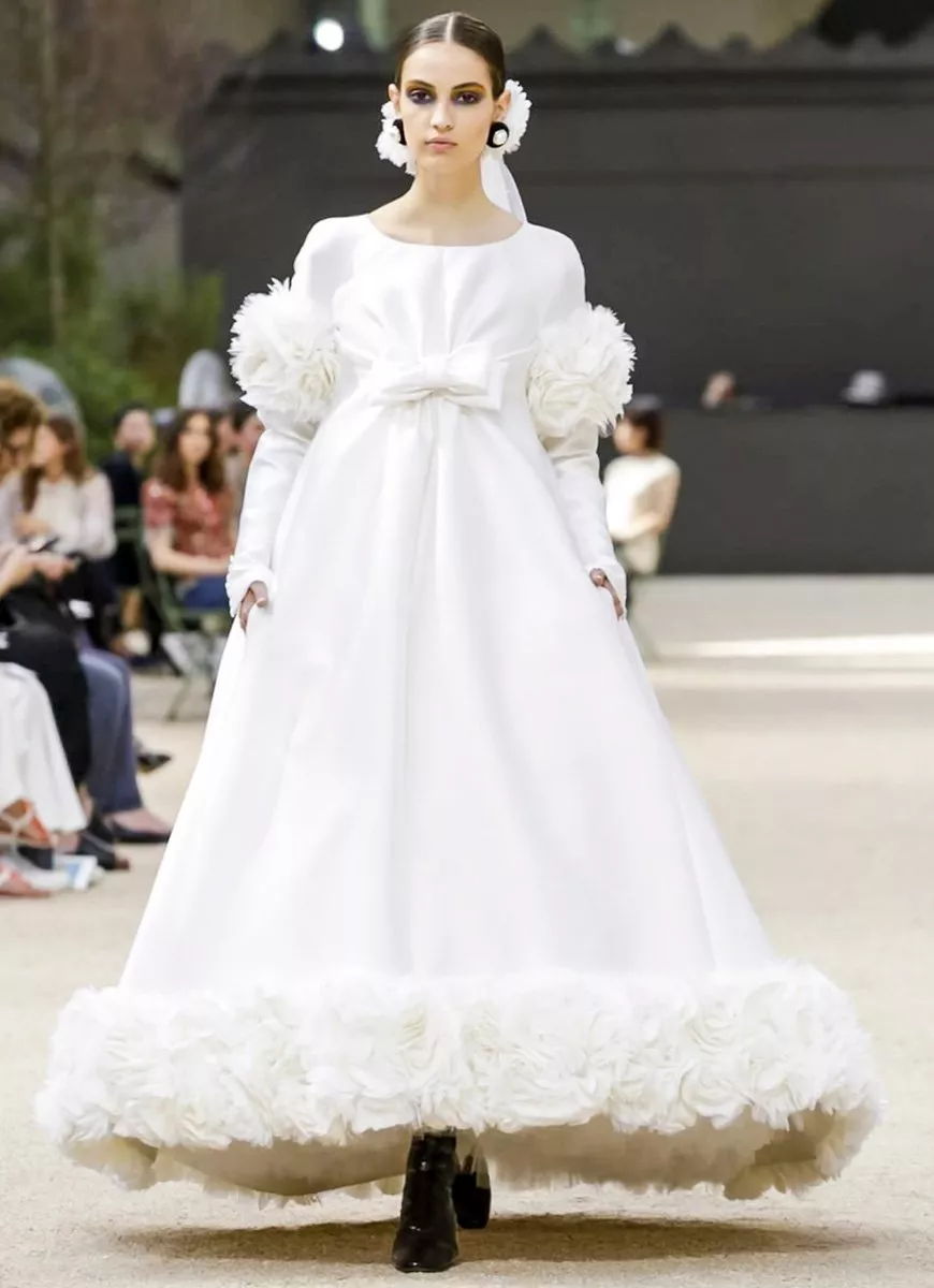 أجمل فساتين الزفاف من أسبوع الموضة الباريسيّ للخياطة الراقية لخريف 2017
