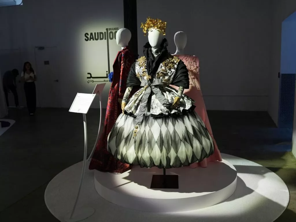 100 مصمّم ومصمّمة سعوديين يجتمعون في معرض WHITE خلال أسبوع الموضة في ميلانو