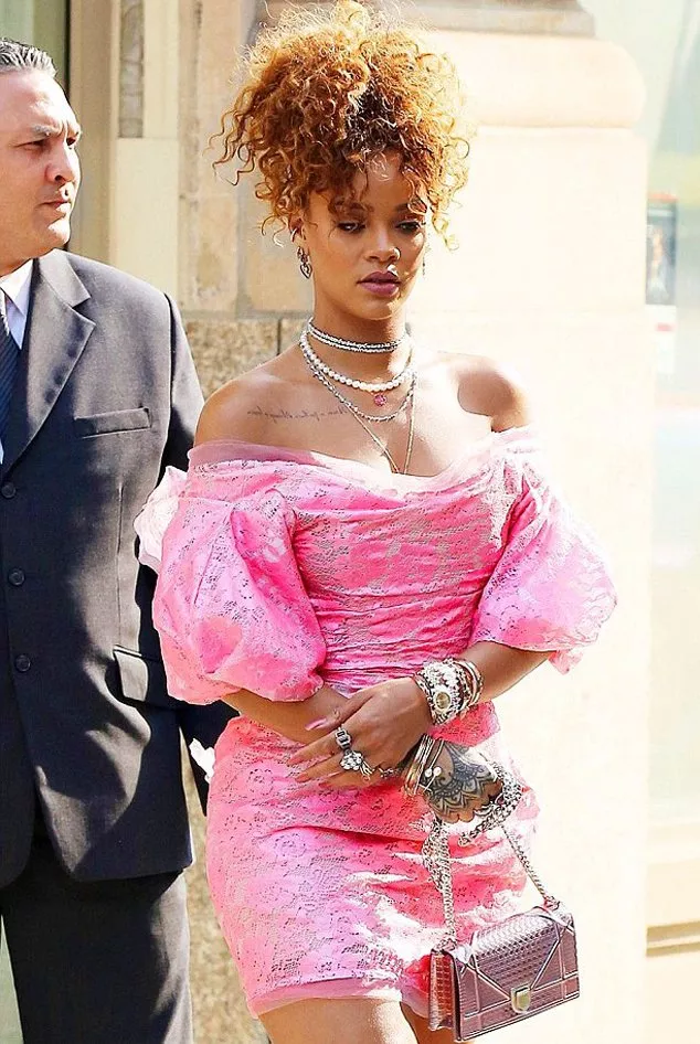 باربي Rihanna تطلق عطرها الجديد