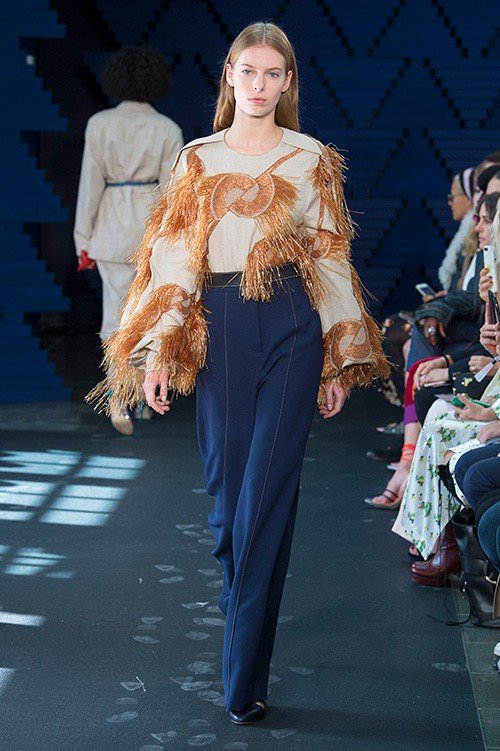 عرض أزياء Roksanda لربيع 2018، خلال أسبوع الموضة في لندن