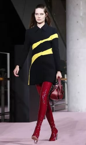 دار Dior تعيد عرض مجموعتها لخريف 2015 في طوكيو