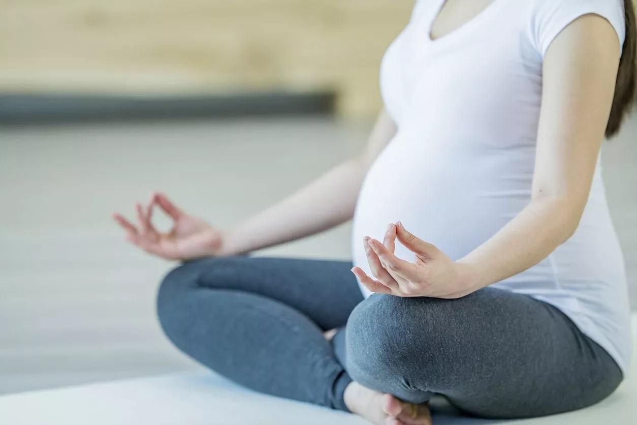 8 فوائد يمنحها التأمل للمرأة الحامل