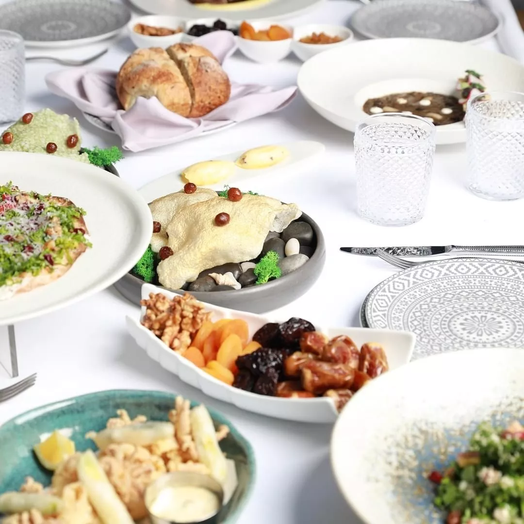 هذه هي افضل 10 مطاعم في الامارات تقدّم وجبات سحور وافطار رمضان 2022... زوريها مع عائلتكِ!