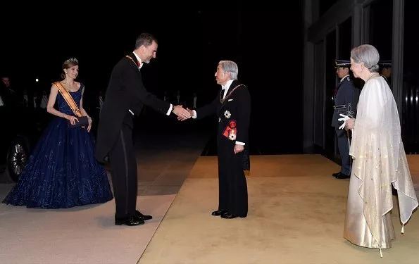 كلّ إطلالات الملكة ليتيزيا خلال جولتها في اليابان