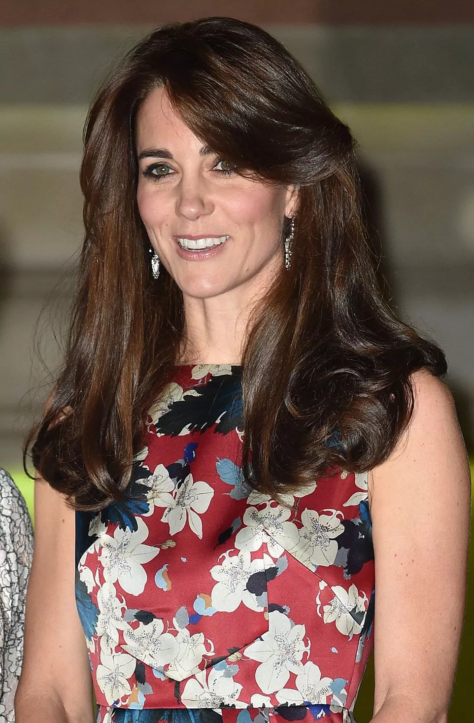 Kate Middleton تخاطر بجرأة في لوكها في لندن وتنجح