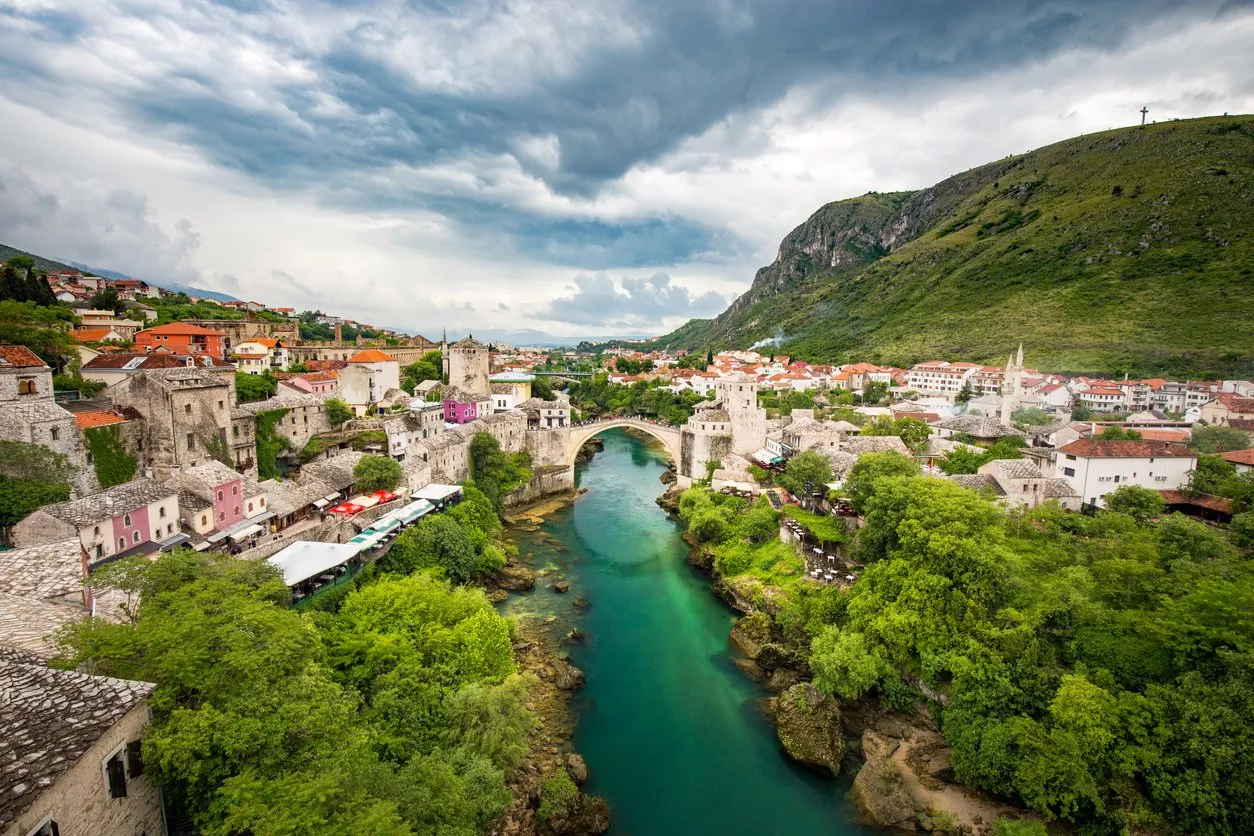 ما هو أفضل وقت لزيارة البوسنة والهرسك؟ إليكِ كل التفاصيل عن السفر إليها
