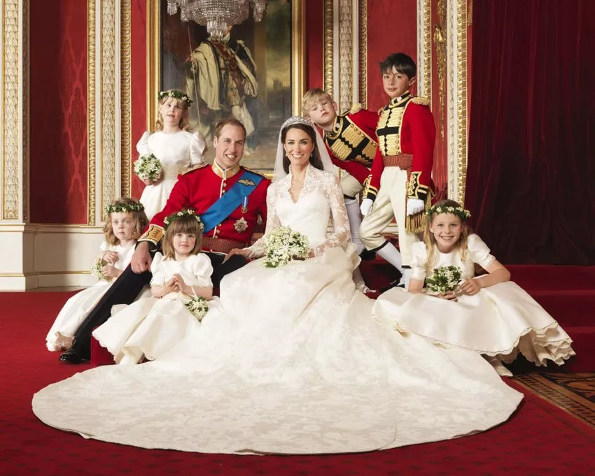 نتذكّر إطلالة Kate Middleton يوم زفافها