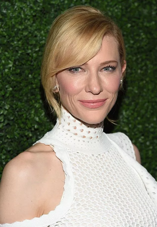 Cate Blanchett جذابة بإطلالتين مختلفتين تماماً!