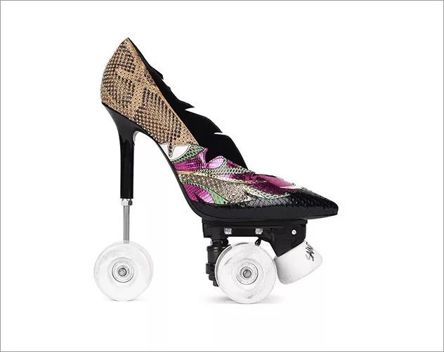 للمرأة المتهوّرة والمجازفة، Saint Laurent Paris تطلق حذاء مزوّد عجلات تزحلق