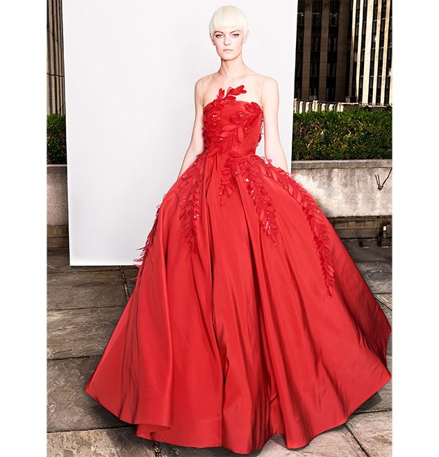 فستان أحمر أوسكار دي لارينتا