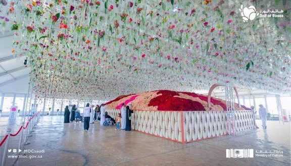 مهرجان طائف الورد يدخل موسوعة غينيس 2022 بأكبر سلَّة ورد في العالم
