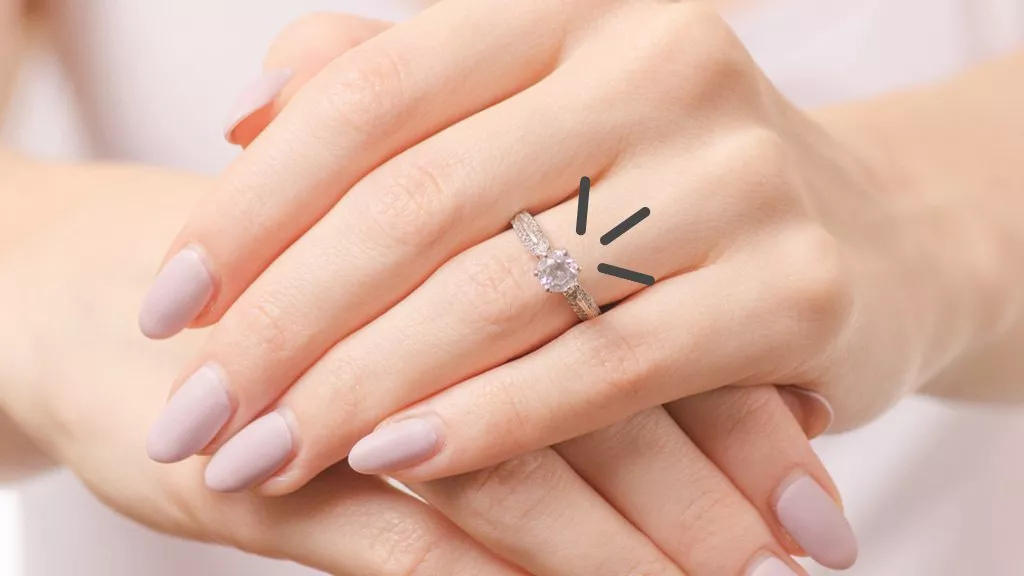 4 طرق تساعد على منع الخاتم من تحويل الاصبع إلى اللون الاخضر