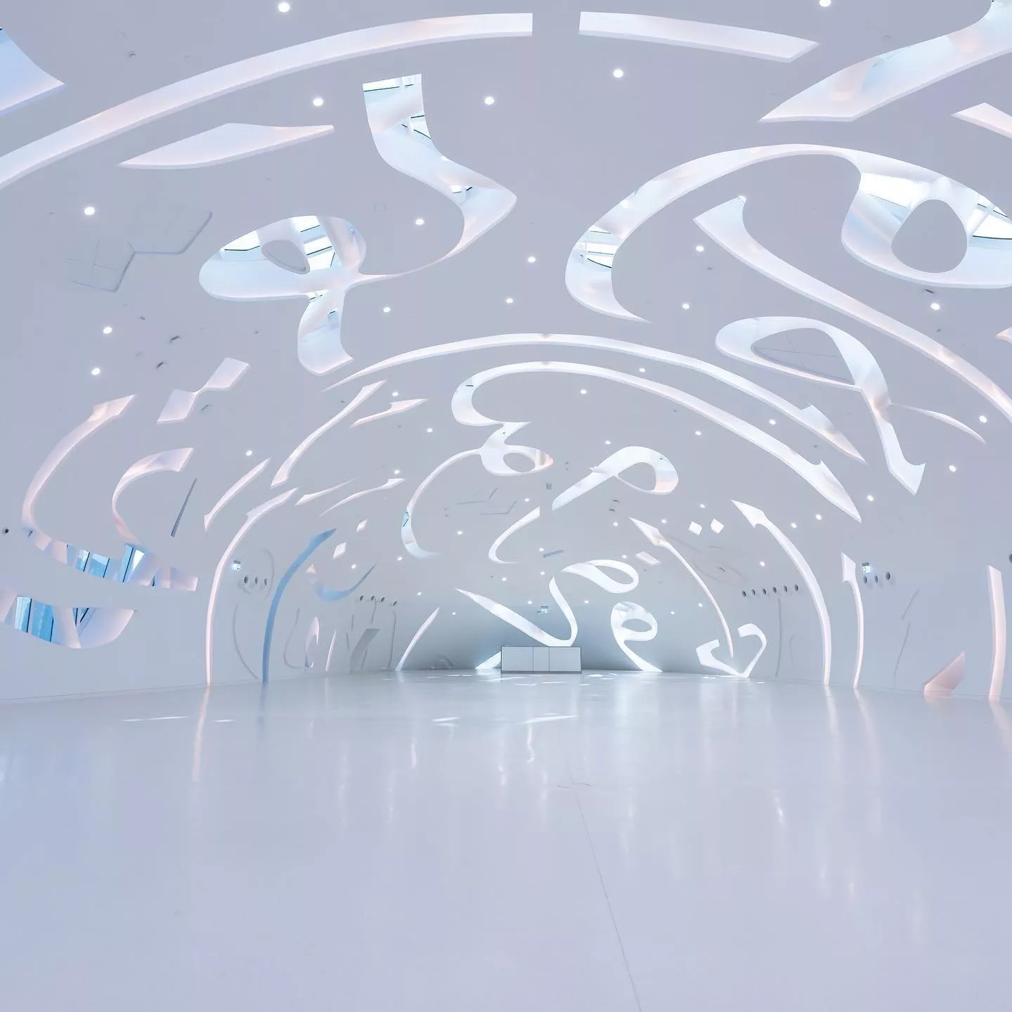بالفيديو، هبوط مركبة جوية على متحف المستقبل في دبي يثير ضجة على السوشيل ميديا