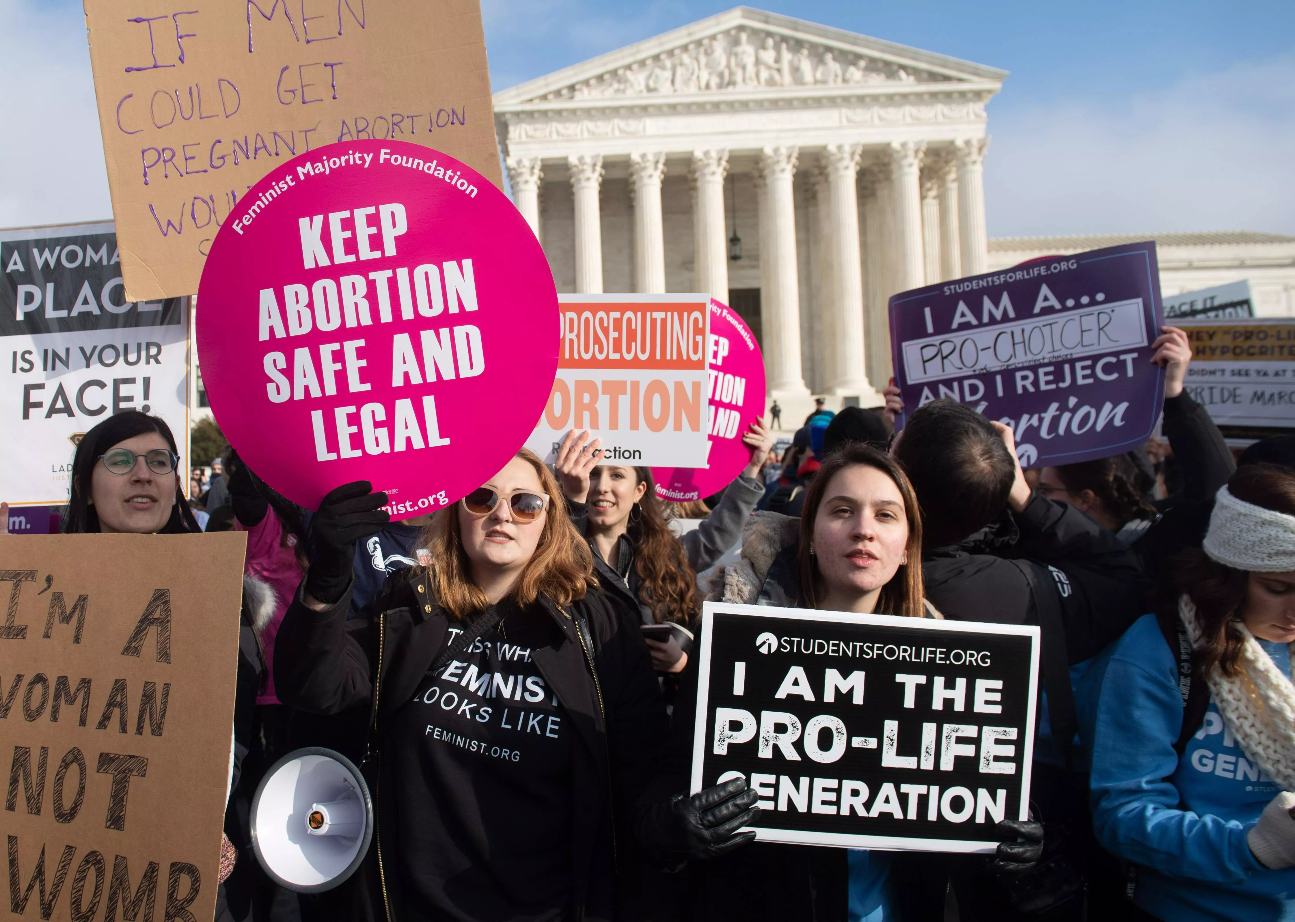 تسريب وثيقة حق الإجهاض في أميركا يهزّ الرأي العام! إليكِ التفاصيل وردّات الفعل