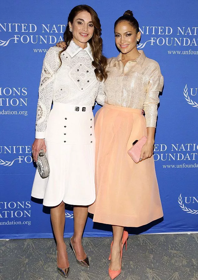 إطلالات الملكة رانيا في نيويورك تثبت أنها الشخصيّة الملكيّة الأكثر أناقة