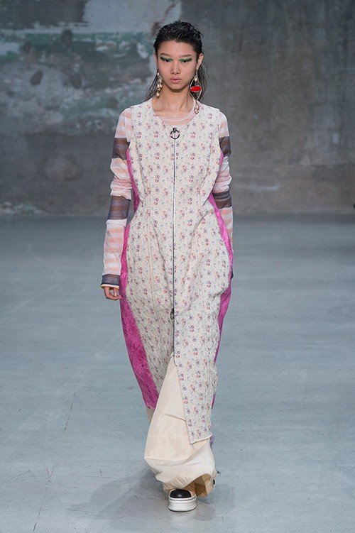 عرض أزياء Marni لربيع 2018، خلال أسبوع الموضة في لندن