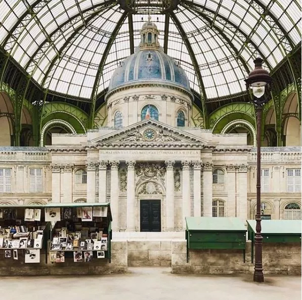 عرض Chanel للخياطة الراقية لخريف 2018: إطلالات مستمدّة من مشاهد وأصوات باريسيّة