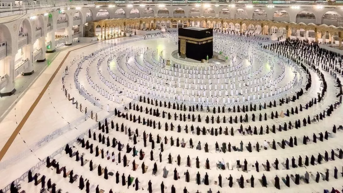 السعودية تعيّن سيدات في إدارة المسجد النبوي للمرة الأولى... تعرّفي إليهن