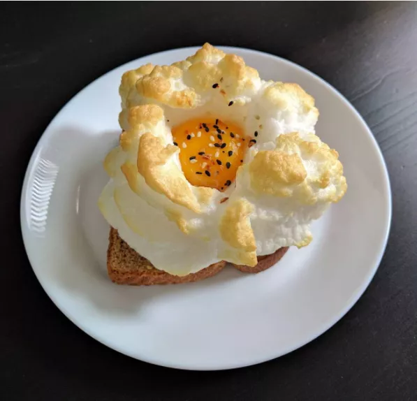 وجبة الفطور الصحية Cloud Eggs الأكثر انتشاراً  على  الإنستقرام في الآونة الأخيرة