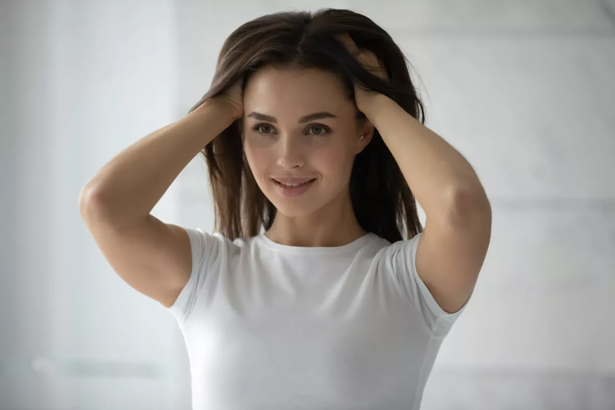 هل تعانين من اكزيما الشعر؟ إليكِ 7 افضل شامبو لعلاج التهاب فروة الراس