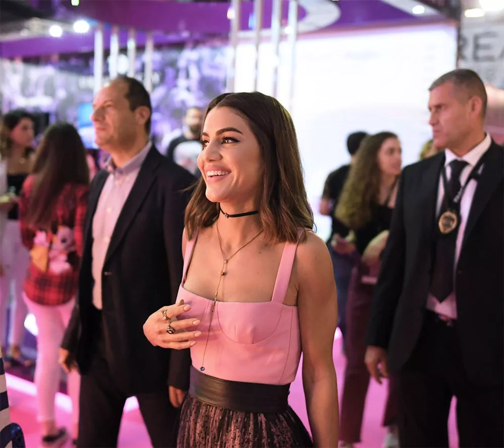 Camila Coelho في JamaloukiCon 2018: حضورها المميّز أثار جنون الجميع في اليوم الثاني