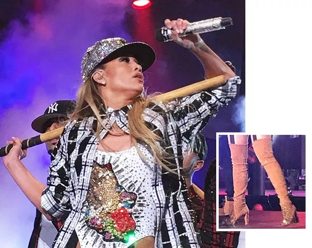 إطلالات Jennifer Lopez خلال حفل معرض دبي للطيران تؤكّد أن السنين تزيدها جاذبيّة