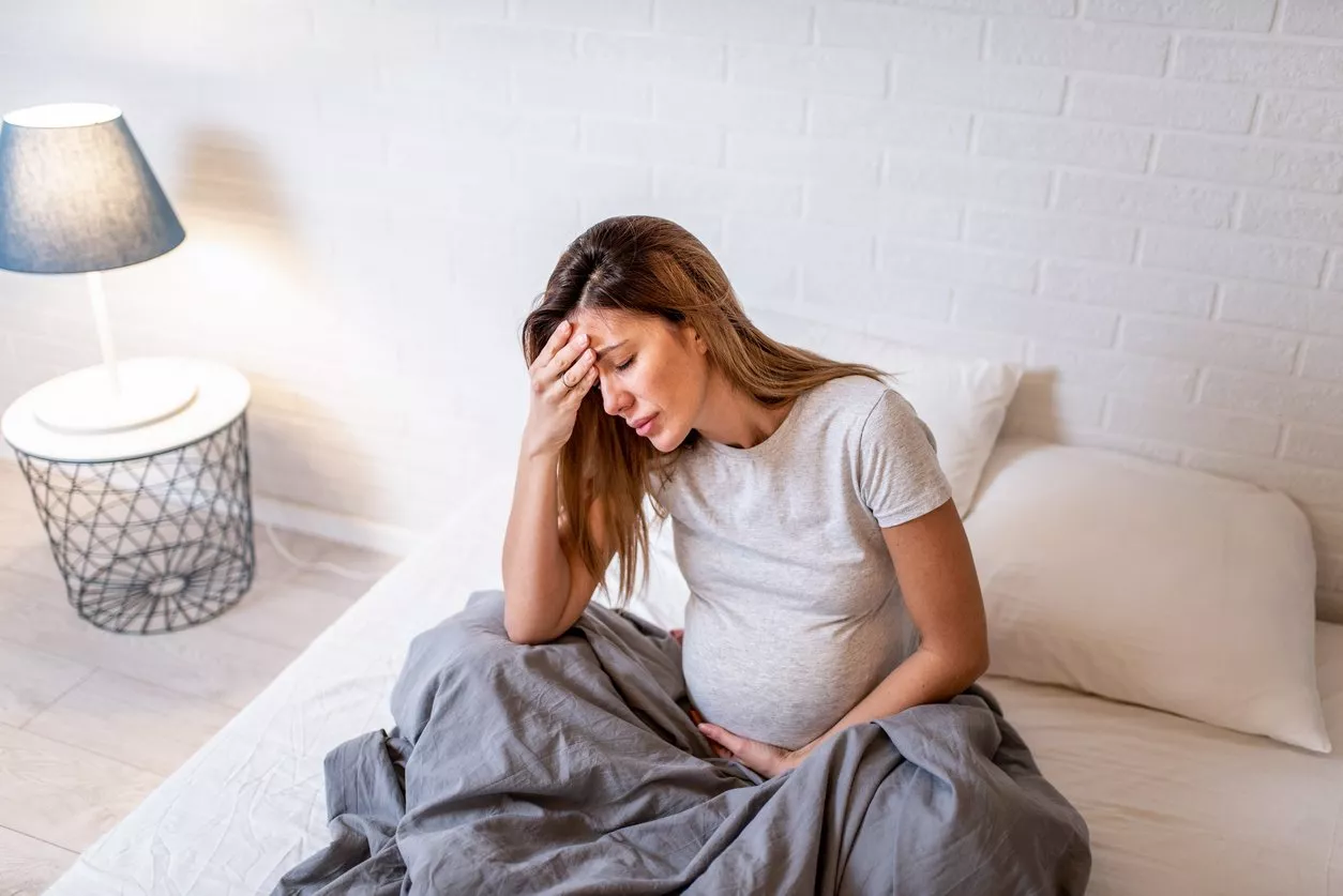 متى تصبح تقلصات الحمل غير طبيعية؟ 5 اعراض عليكِ الانتباه إليها