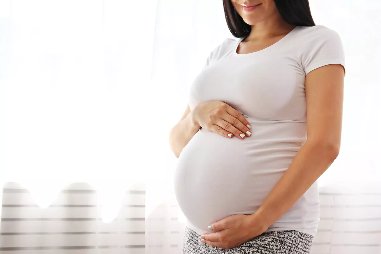 ما الفرق بين الولادة الطبيعية والولادة القيصرية؟