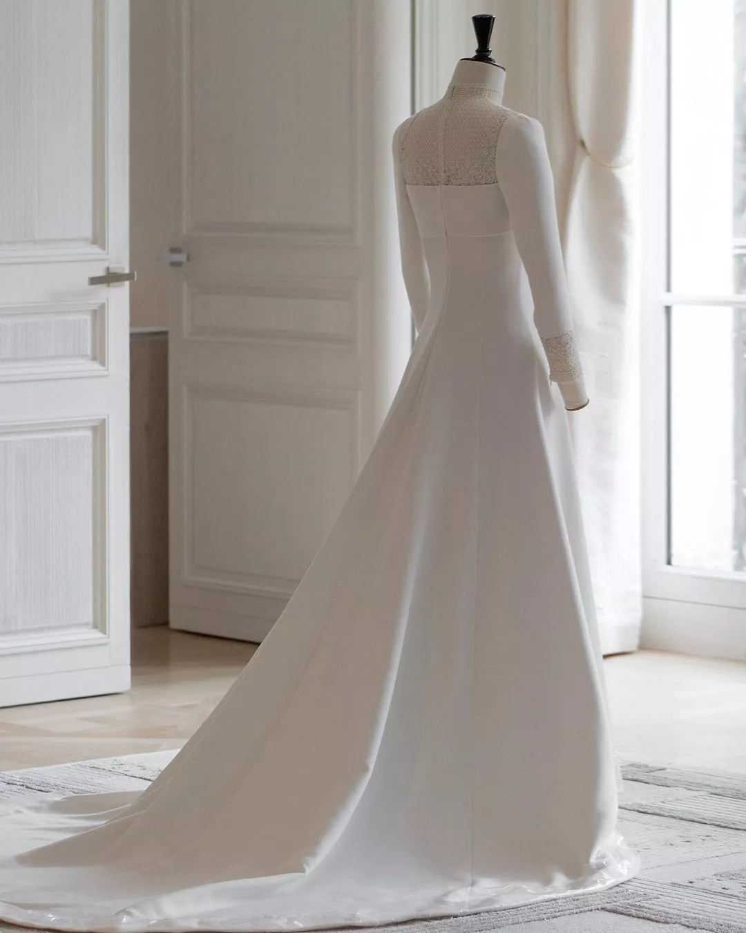 زواج الاميرة ايمان: فستان زفاف ملوكي يفيض أناقة ورومانسية