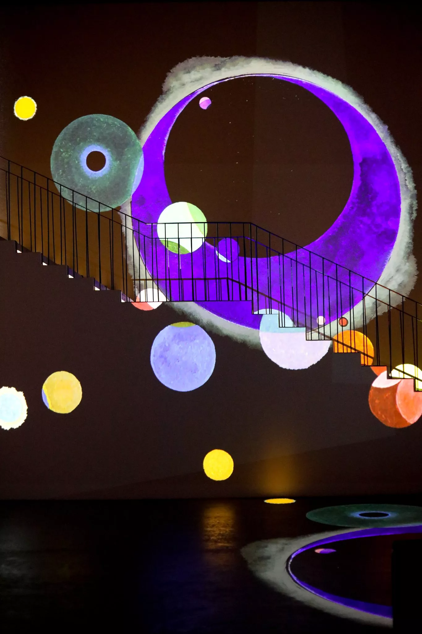 مركز Infinity Des Lumières يعلن عن إختتام معرض Raise Vibration في 30 مارس 2023