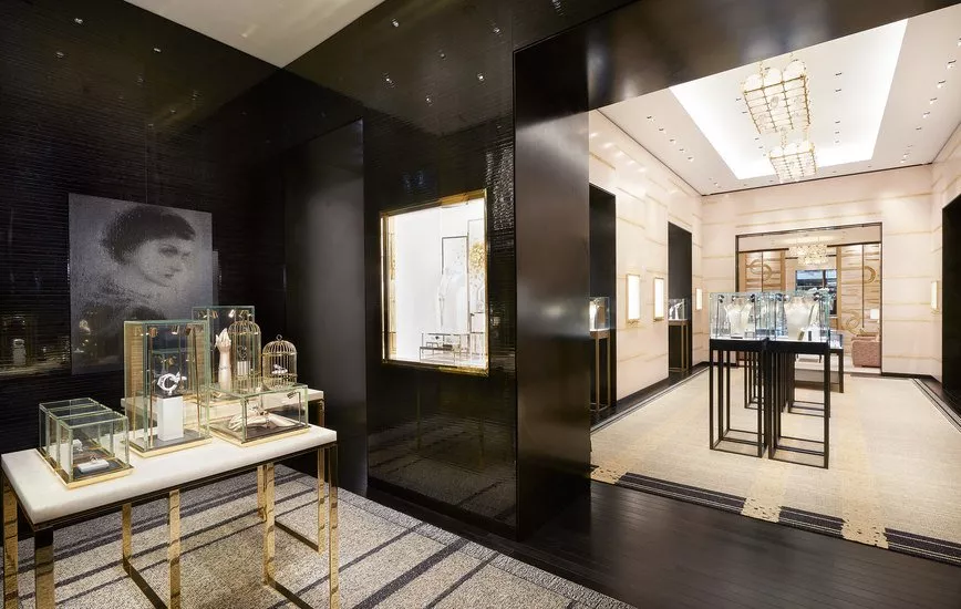 زوري بوتيك Chanel للمجوهرات والساعات الفاخرة في مول الإمارات