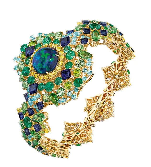 مجموعة مجوهرات Dior et dOpales تخطف أنفاسنا خلال أسبوع الموضة الباريسيّ للخياطة الراقية