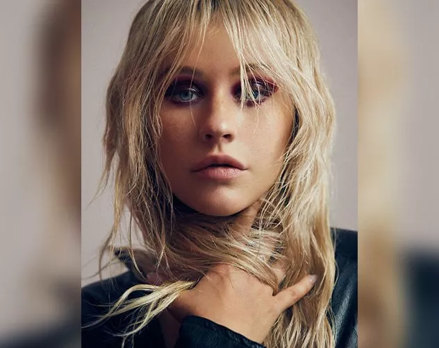 Christina Aguilera في تغيير صادم: من دون مكياج وبملامح مغايرة